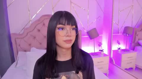 Snapshot of rosecassie chatting on January 23, 1:35 pm Rose online show from January 23, 1:35 pm