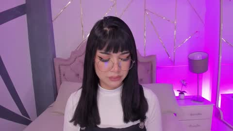 Snapshot of rosecassie chatting on January 27, 1:09 pm Rose online show from January 27, 1:09 pm