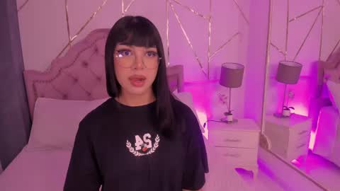 Snapshot of rosecassie chatting on January 29, 1:17 pm Rose online show from January 29, 1:17 pm