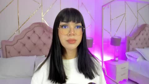 Snapshot of rosecassie chatting on February 1, 12:47 pm Rose online show from February 1, 12:47 pm
