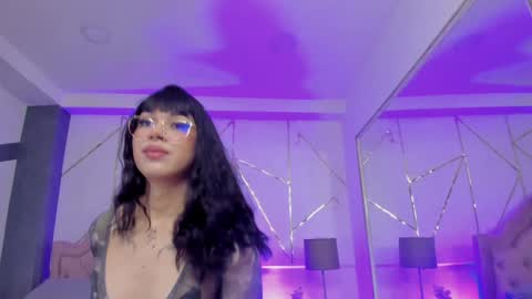 Snapshot of rosecassie chatting on February 5, 1:44 pm Rose online show from February 5, 1:44 pm