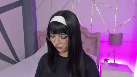 Snapshot of rosecassie chatting on February 8, 1:33 pm Rose online show from February 8, 1:33 pm