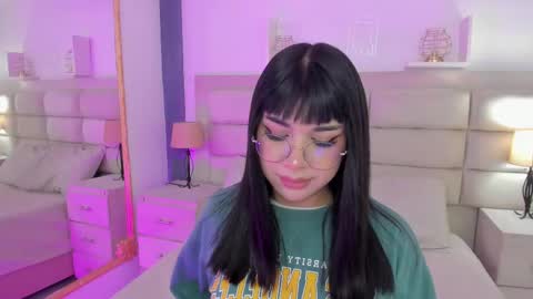 Snapshot of rosecassie chatting on February 19, 1:06 pm Rose online show from February 19, 1:06 pm