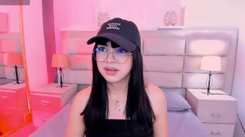 Snapshot of rosecassie chatting on March 2, 12:47 pm Rose online show from March 2, 12:47 pm