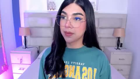 Snapshot of rosecassie chatting on September 25, 1:07 pm Rose online show from September 25, 1:07 pm