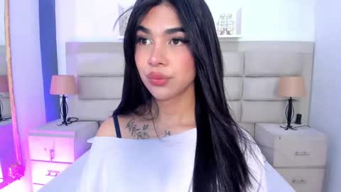 Snapshot of rosecassie chatting on September 26, 1:30 pm Rose online show from September 26, 1:30 pm