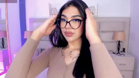 Snapshot of rosecassie chatting on October 6, 1:55 pm Rose online show from October 6, 1:55 pm