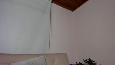 Snapshot of roselinedior chatting on January 3, 3:01 pm Lyla OF roselinedior online show from January 3, 3:01 pm