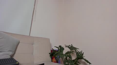 Snapshot of roselinedior chatting on January 4, 11:43 am Lyla OF roselinedior online show from January 4, 11:43 am