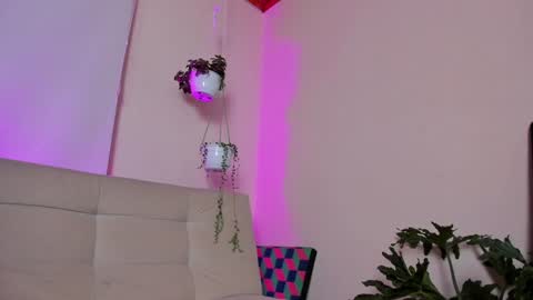 Snapshot of roselinedior chatting on January 28, 4:19 pm Lyla OF roselinedior online show from January 28, 4:19 pm