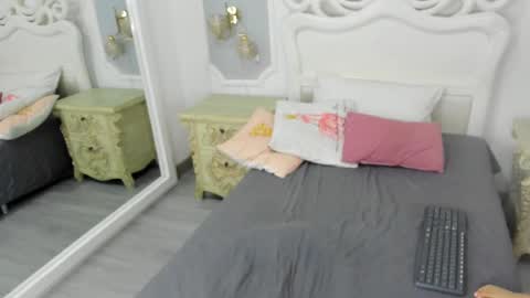 roxana_scott1 online show from September 23, 3:56 am