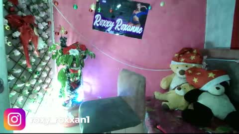 Snapshot of roxy_roxxan chatting on December 18, 2:10 am - online show from December 18, 2:10 am