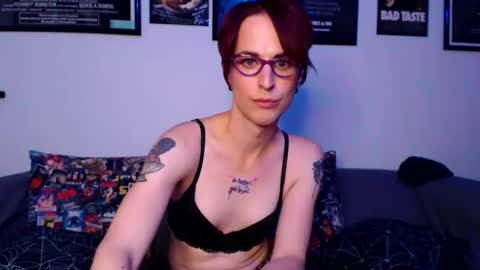 Snapshot of ryff_burnz chatting on December 16, 1:31 am Ryff Burnz online show from December 16, 1:31 am