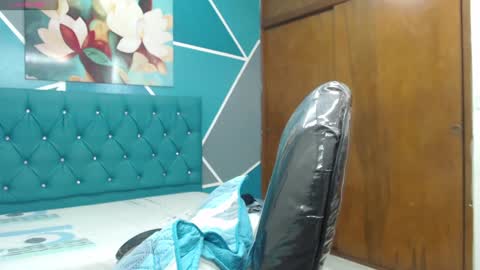 Snapshot of sabrina_dupont chatting on December 22, 12:49 pm SABRINA online show from December 22, 12:49 pm