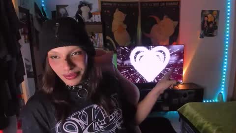 Snapshot of sailorbunnystar chatting on February 26, 3:32 am Rose online show from February 26, 3:32 am