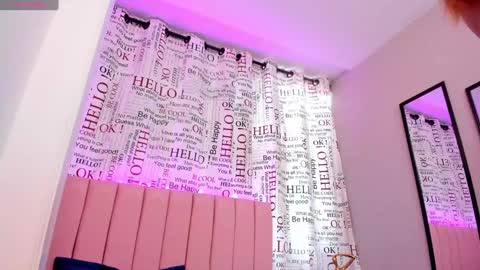 Snapshot of salomee_foxx_ chatting on December 11, 8:28 pm Salome online show from December 11, 8:28 pm