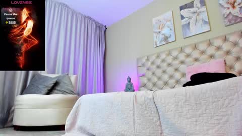 Snapshot of salomee_foxx_ chatting on February 13, 6:19 am Salome online show from February 13, 6:19 am