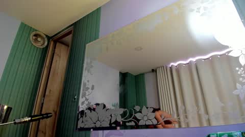 Snapshot of sam_naughty18 chatting on December 2, 12:46 pm sam_naughty18 online show from December 2, 12:46 pm