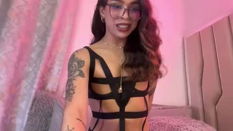 Samantha Bernardo online show from February 21, 7:00 am