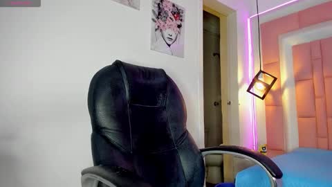 samanthha18 online show from January 12, 4:19 am