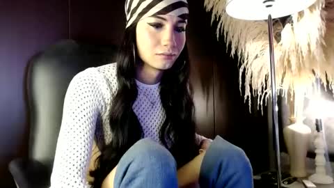 Snapshot of saragoddesshot chatting on January 5, 7:39 pm CALL ME LOVE SARITA online show from January 5, 7:39 pm