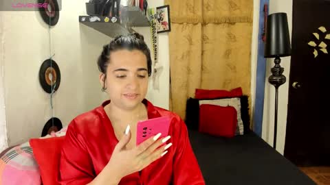 Snapshot of sarahjey chatting on February 10, 3:21 pm SARAHJEY online show from February 10, 3:21 pm