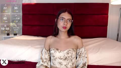 Snapshot of sarasaenz_99 chatting on December 14, 8:20 pm Sara online show from December 14, 8:20 pm