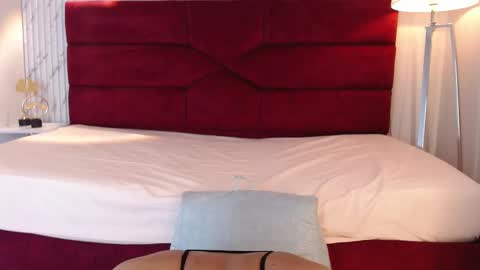 Snapshot of sarasaenz_99 chatting on February 24, 7:19 pm Sara online show from February 24, 7:19 pm