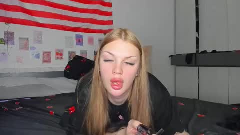 Sasha online show from December 2, 12:30 pm