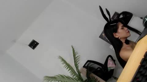 sassy_monie online show from March 1, 8:03 am