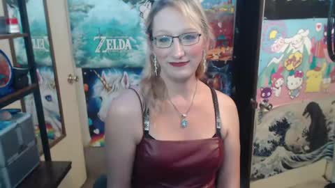 Snapshot of savanah_banana chatting on October 5, 4:02 am Savanah online show from October 5, 4:02 am