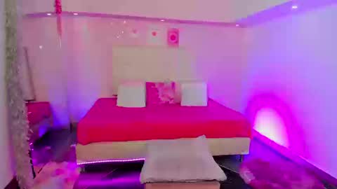 Snapshot of scarlett_dreamss7 chatting on September 16, 3:44 am Scarlett online show from September 16, 3:44 am