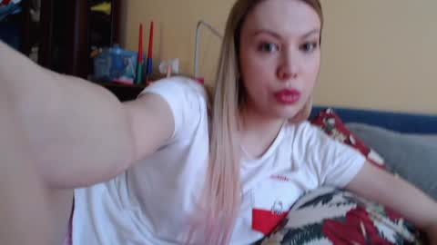 Snapshot of scarlettford chatting on December 19, 10:34 am Scarlett online show from December 19, 10:34 am