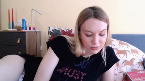 Snapshot of scarlettford chatting on December 20, 11:10 am Scarlett online show from December 20, 11:10 am