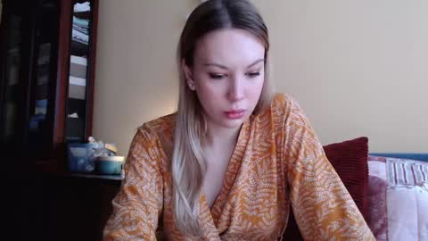 Snapshot of scarlettford chatting on January 15, 9:35 am Scarlett online show from January 15, 9:35 am
