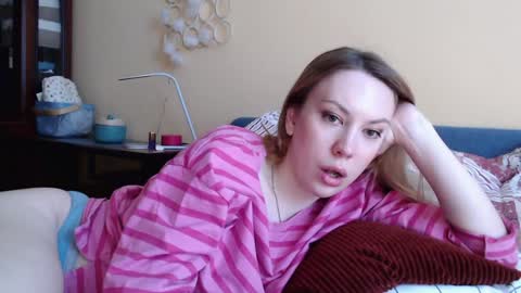 Snapshot of scarlettford chatting on February 7, 11:45 am Scarlett online show from February 7, 11:45 am