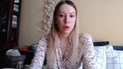 Snapshot of scarlettford chatting on February 19, 11:49 am Scarlett online show from February 19, 11:49 am
