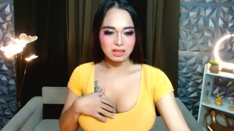 Snapshot of seductivelatina69 chatting on October 3, 3:50 am Lala online show from October 3, 3:50 am