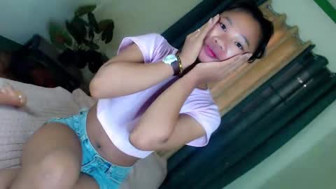 Snapshot of selfsuckercum69 chatting on February 5, 1:15 am Jessy online show from February 5, 1:15 am