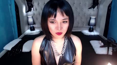 Snapshot of seraphinaheather chatting on March 8, 10:54 am Chloe online show from March 8, 10:54 am