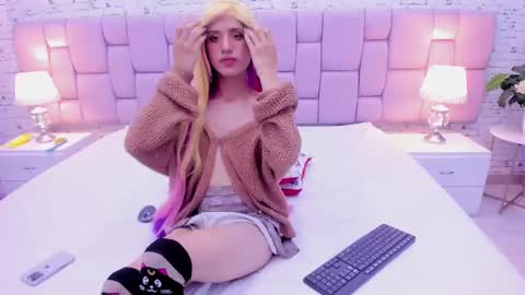Snapshot of seraphine_star chatting on February 27, 3:25 am Seraphine star online show from February 27, 3:25 am