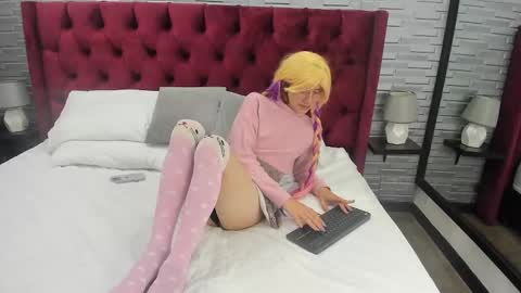 Snapshot of seraphine_star chatting on March 6, 4:37 am Seraphine star online show from March 6, 4:37 am