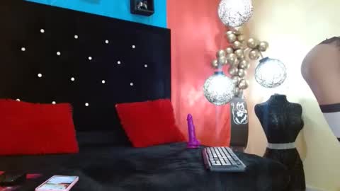Snapshot of serenityroche chatting on January 31, 2:17 pm serenityroche online show from January 31, 2:17 pm