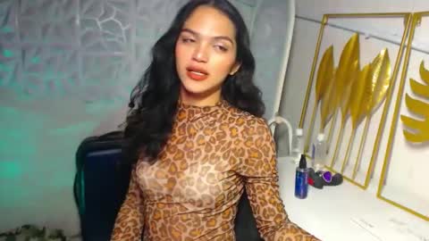 Bella online show from November 27, 4:42 pm