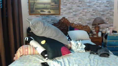 Snapshot of sexgoddesses4u chatting on February 7, 4:27 am Ems online show from February 7, 4:27 am