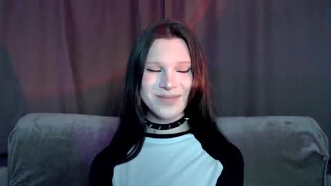 Snapshot of sexpired_princess chatting on March 7, 12:44 am Nextdoor Princess online show from March 7, 12:44 am
