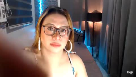 Snapshot of sexyasiantsxx chatting on December 3, 1:47 am Denise online show from December 3, 1:47 am