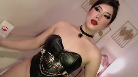 Snapshot of sexybaby2999 chatting on February 9, 8:11 am Lexie online show from February 9, 8:11 am