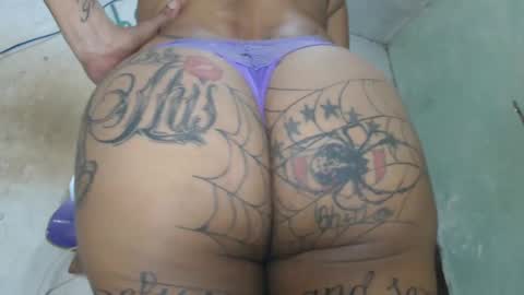 Snapshot of sexydevilrich chatting on January 7, 1:17 am SEXYDEVILRICH online show from January 7, 1:17 am