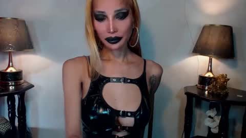 EVIL QUEEN SOFIA online show from May 24, 2:52 am